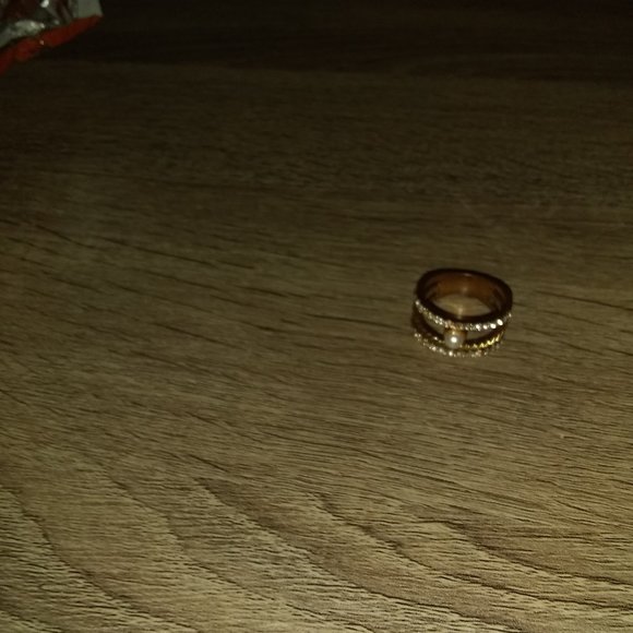 ring - Picture 1 of 1